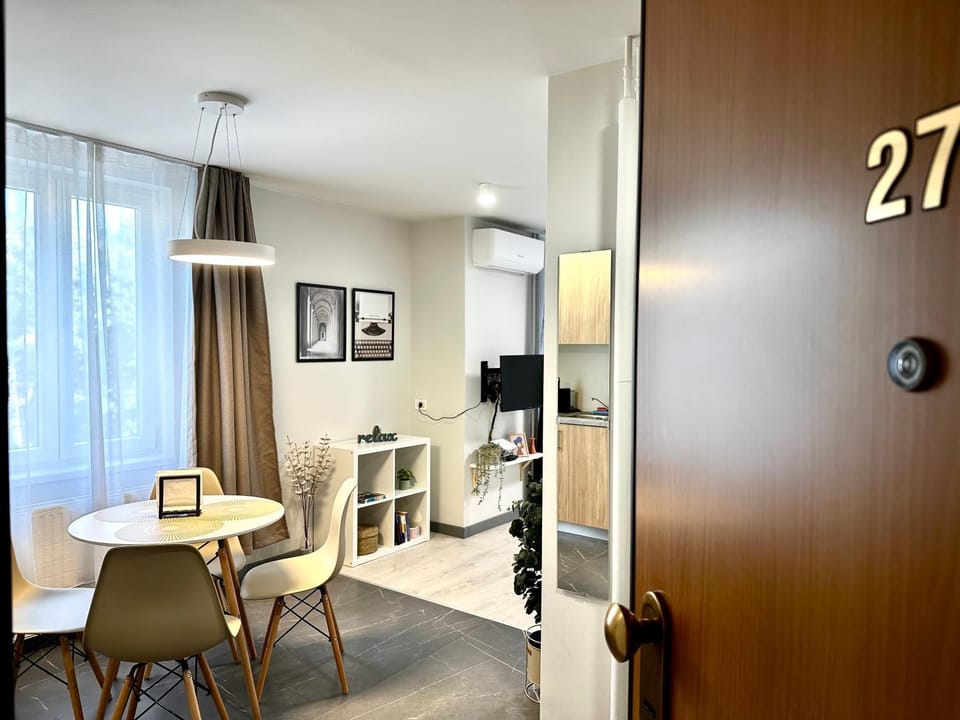 Facade/entrance, Kitchen or kitchenette, Dining area
