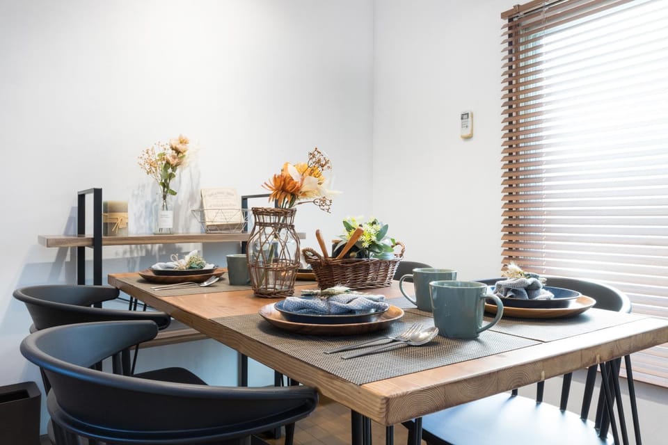 Seating area, Dining area