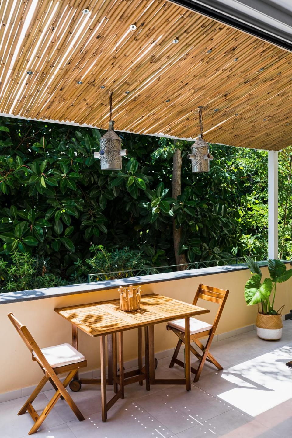 Patio, Garden, Dining area, Garden view