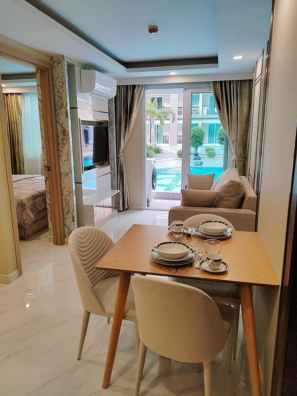 Pretty nice pool view一楼泳池景观房 Apartment in Pattaya City