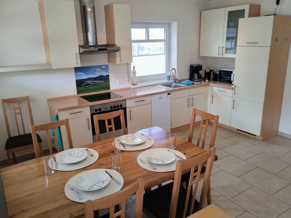 Property building, Kitchen or kitchenette, Living room