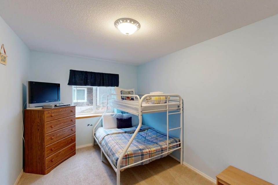 Dog friendly house with ocean view and entertainment walk to beach House in Rockaway Beach