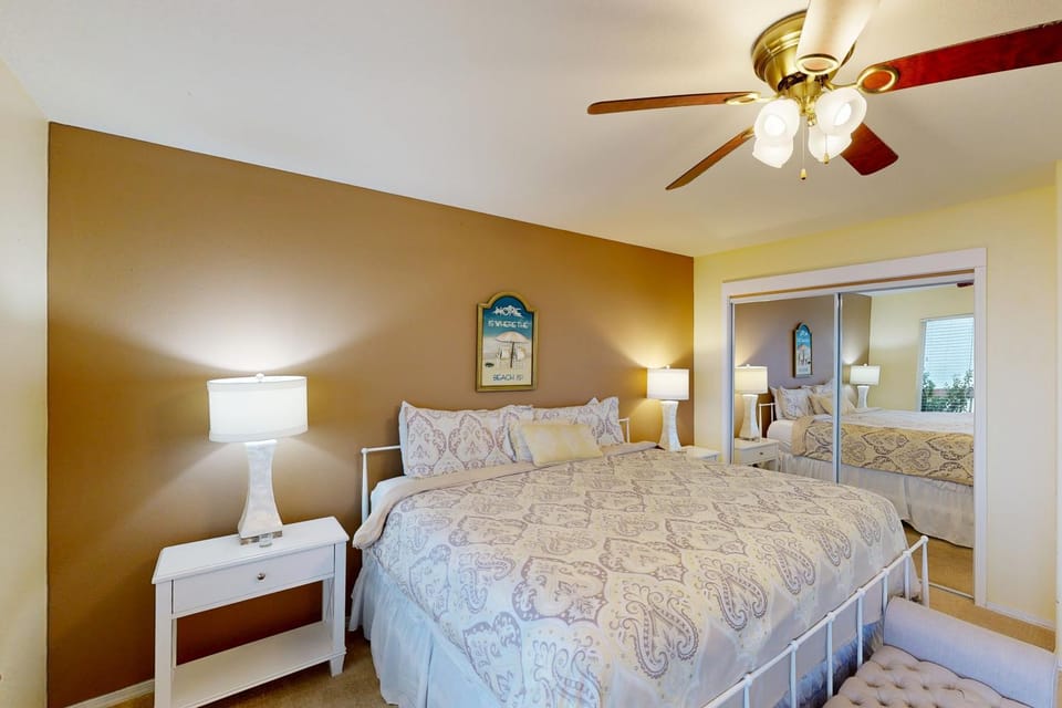 Dog friendly house with ocean view and entertainment walk to beach House in Rockaway Beach