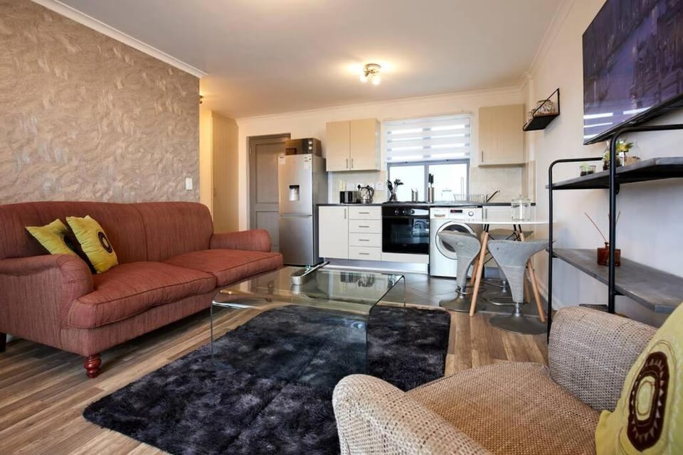TV and multimedia, Kitchen or kitchenette, Living room, Seating area, Dining area, minibar, pet friendly, stove