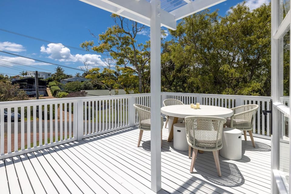 Coco Grove Oneroa - Waiheke Retreat with Spa House in Auckland Region