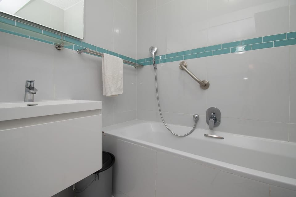 Bathroom, Bath