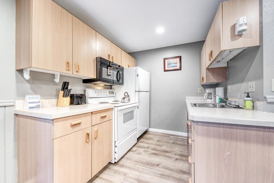 Sea Treasures Inn #211 & #212 House in Rockaway Beach