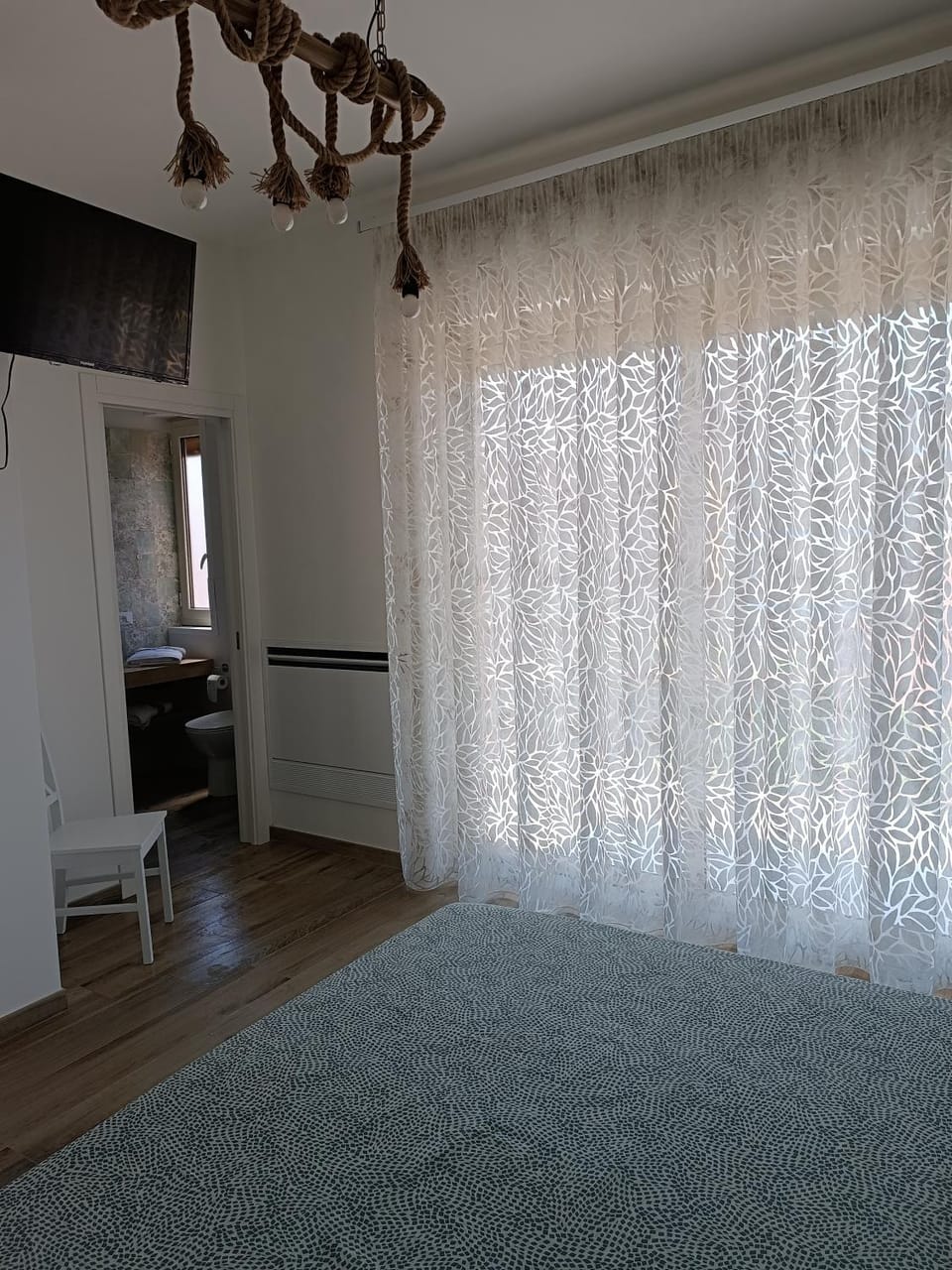 TV and multimedia, Photo of the whole room, Bedroom