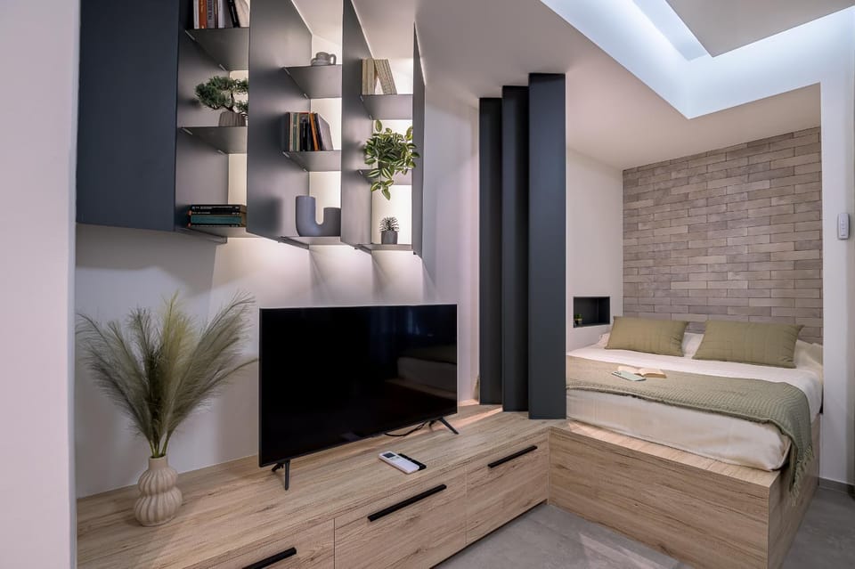 Bed, TV and multimedia, Photo of the whole room, Bedroom, wardrobe
