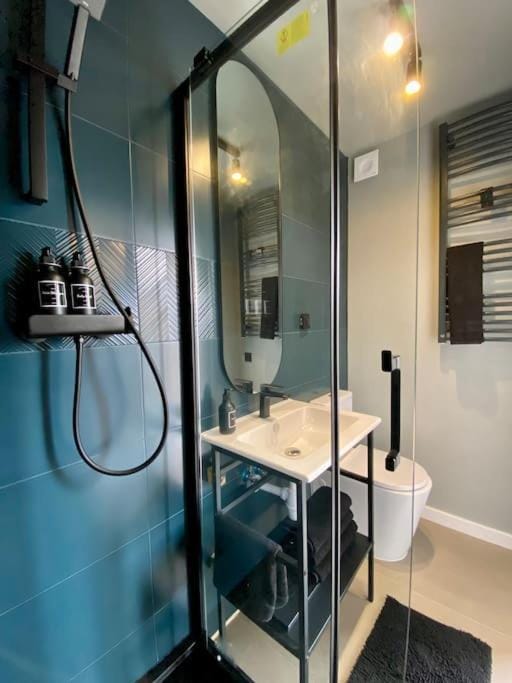 Shower, Bathroom