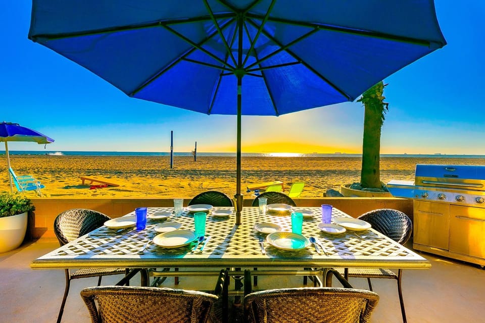 Seascape Compound House in Balboa Peninsula