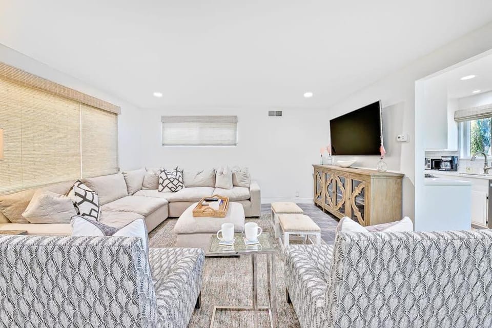 Balboa Island Diamond Resort Compound House in Balboa Island