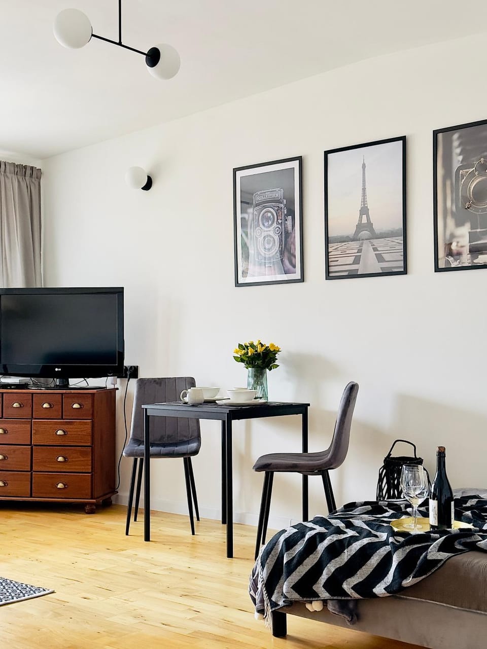 Communal lounge/ TV room, TV and multimedia, Seating area, Evening entertainment