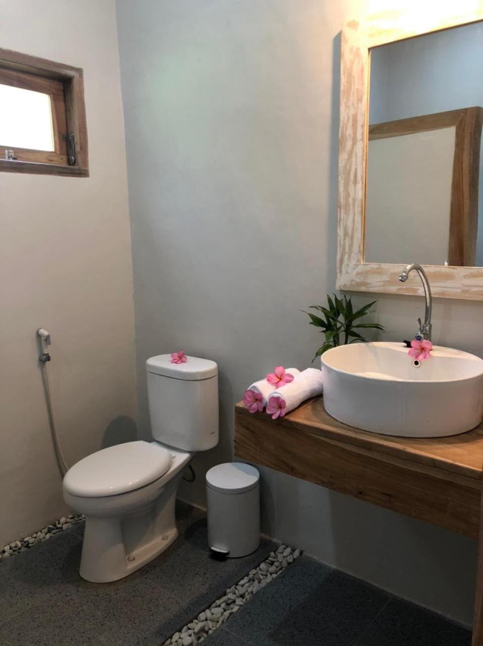 Toilet, Bathroom, towels