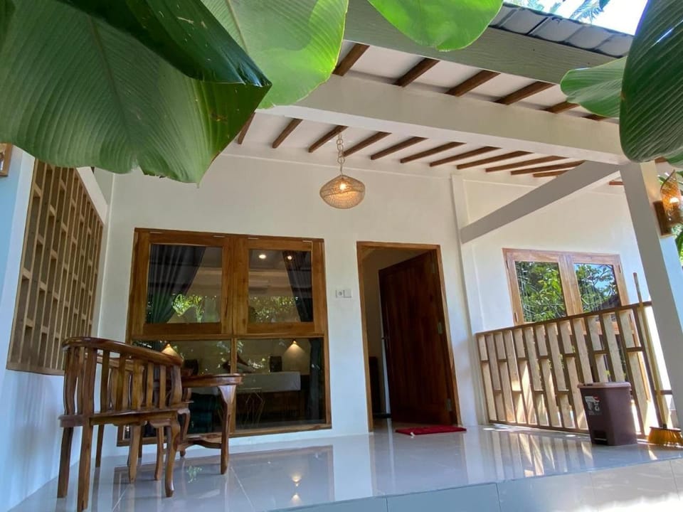 Bale Kebon Rangsot Apartment in Pemenang