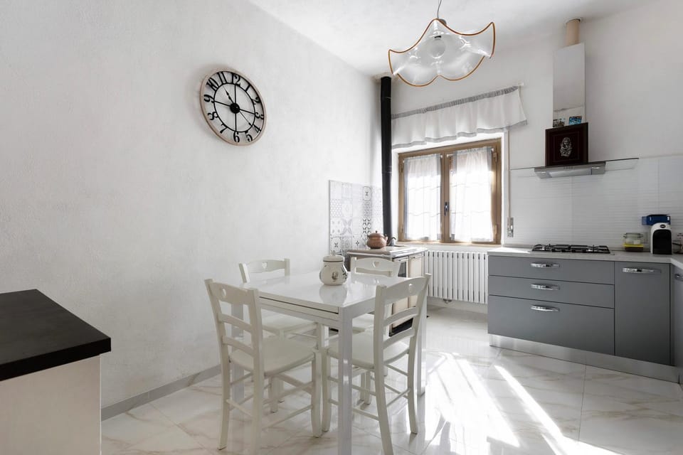 Property building, Kitchen or kitchenette, Living room