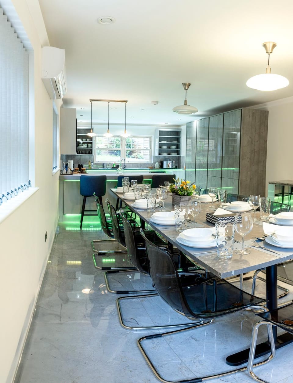 New fully furnished 5 bedroom, 4 bathroom detached houses Villa in Leicester