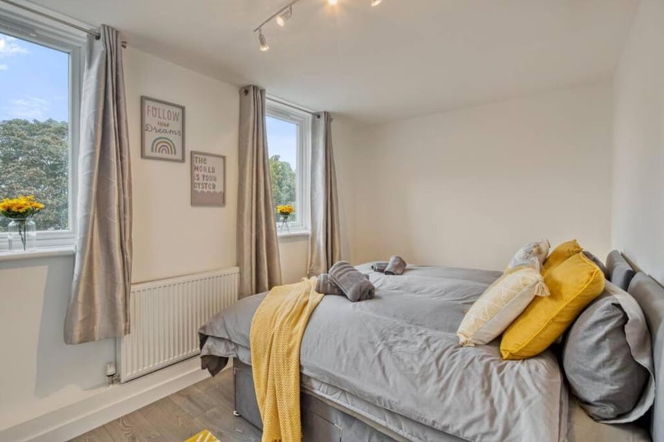 Hidden Gem in Battersea w/ Free Parking Apartment in London