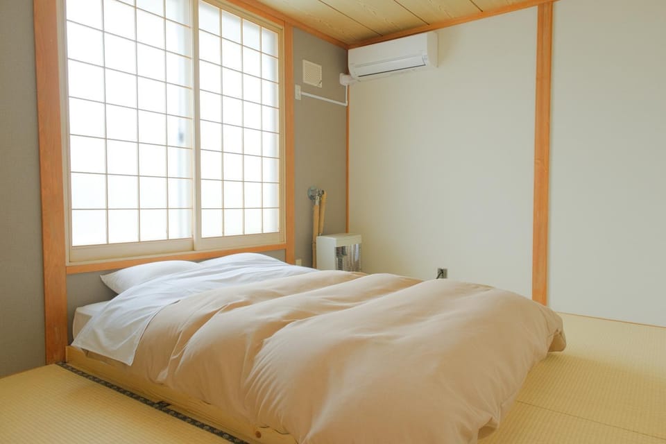 Bed, TV and multimedia, Bedroom, internet, air conditioner