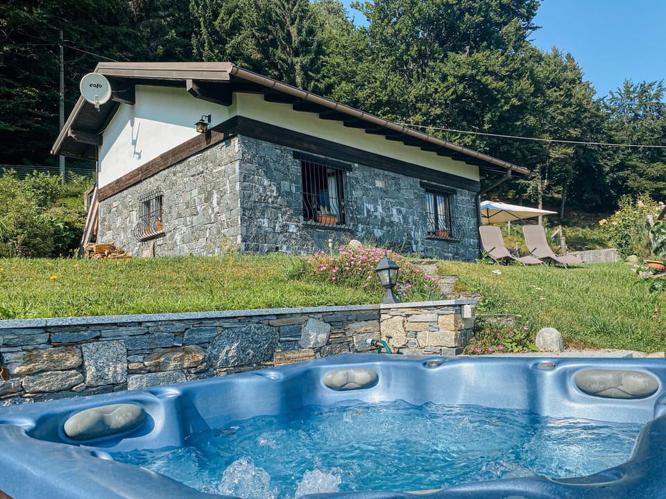 Property building, Hot Tub, Garden view