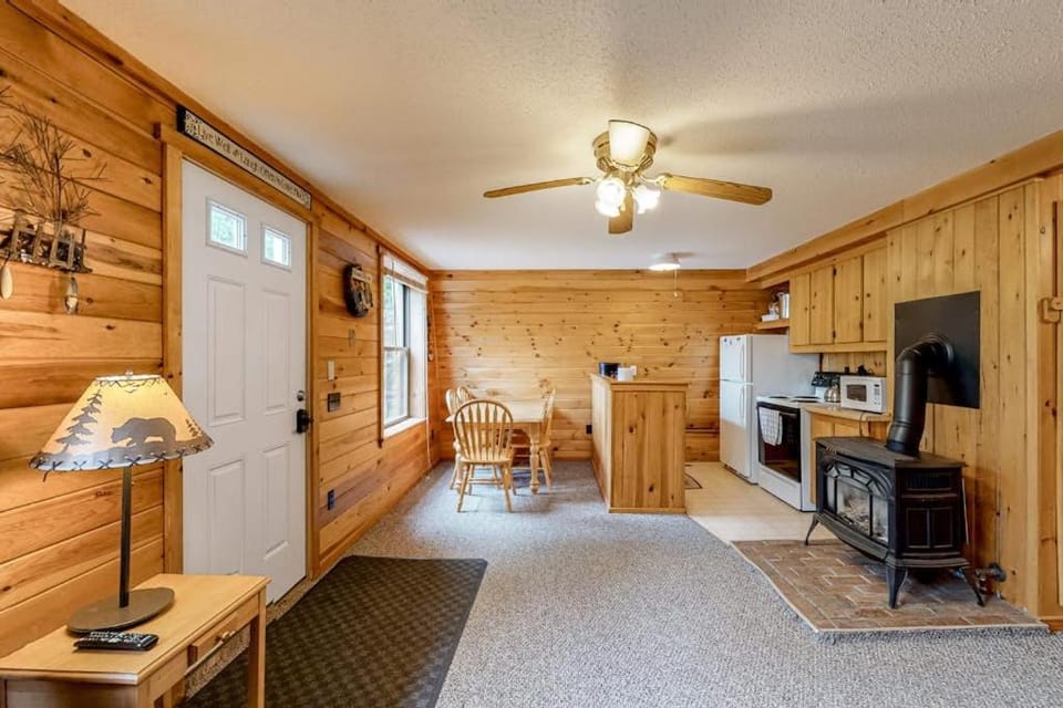 Lakeview Duplex Cabin -Combo Cabin #2 and Cabin #3 Cabin in Moosehead Lake