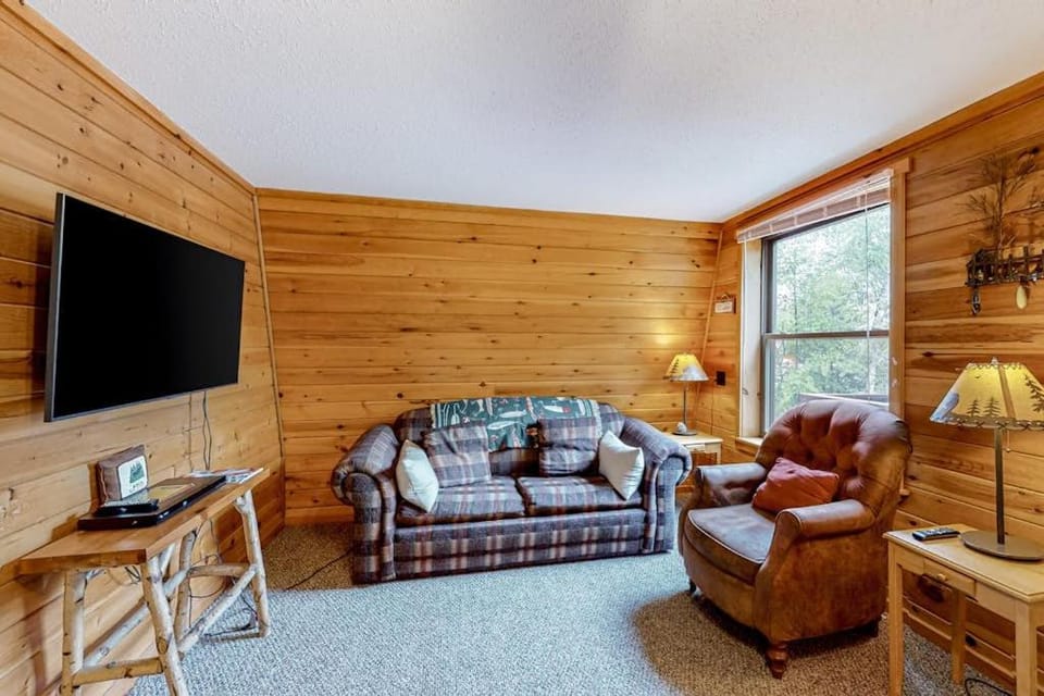 Lakeview Duplex Cabin -Combo Cabin #2 and Cabin #3 Cabin in Moosehead Lake