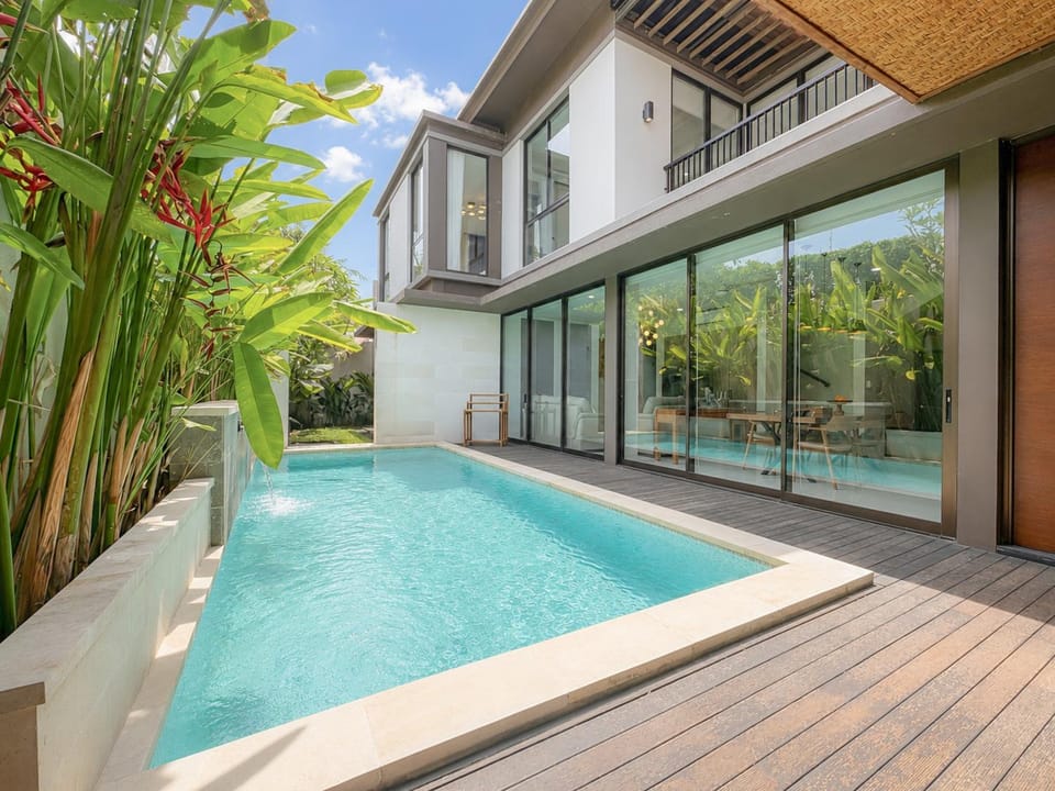 Property building, View (from property/room), View (from property/room), Pool view, Pool view, Swimming pool
