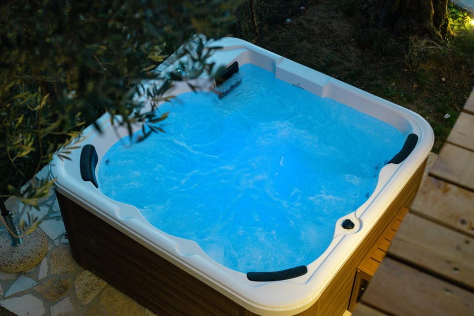 Natural landscape, Hot Tub