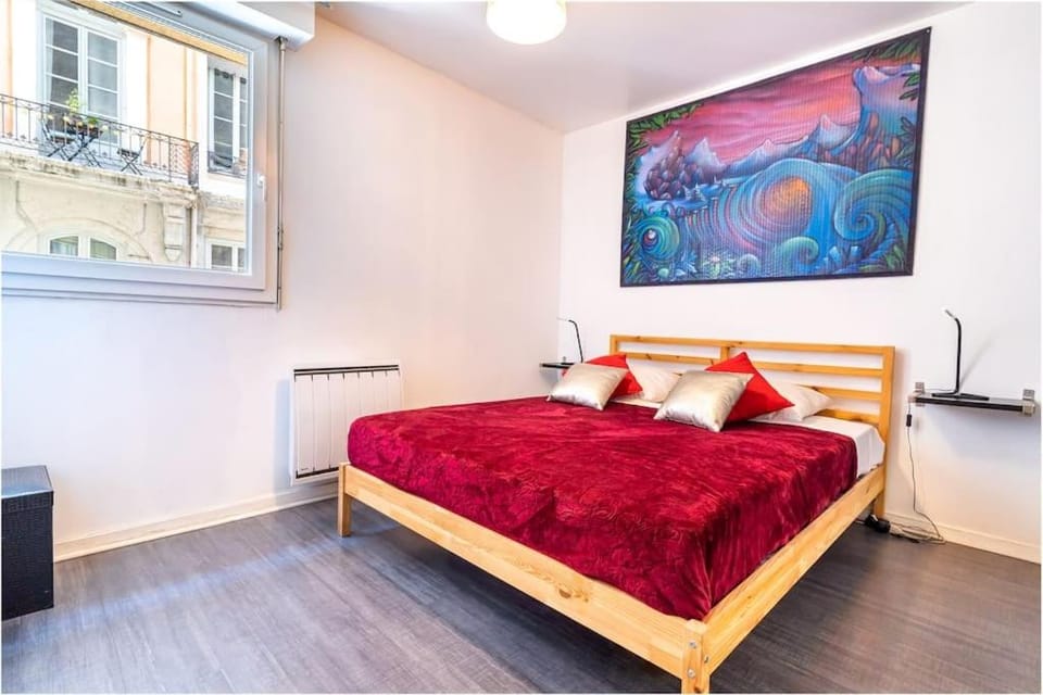 Bed, Photo of the whole room, Bedroom