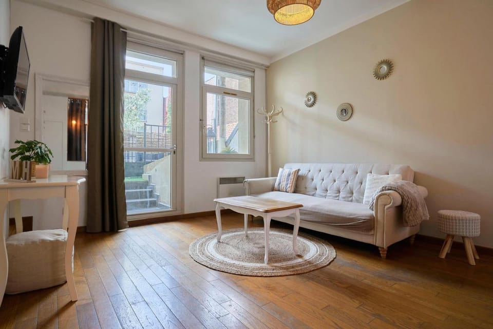 Charming 2 bedroom apartment with terrace Apartment in Lille