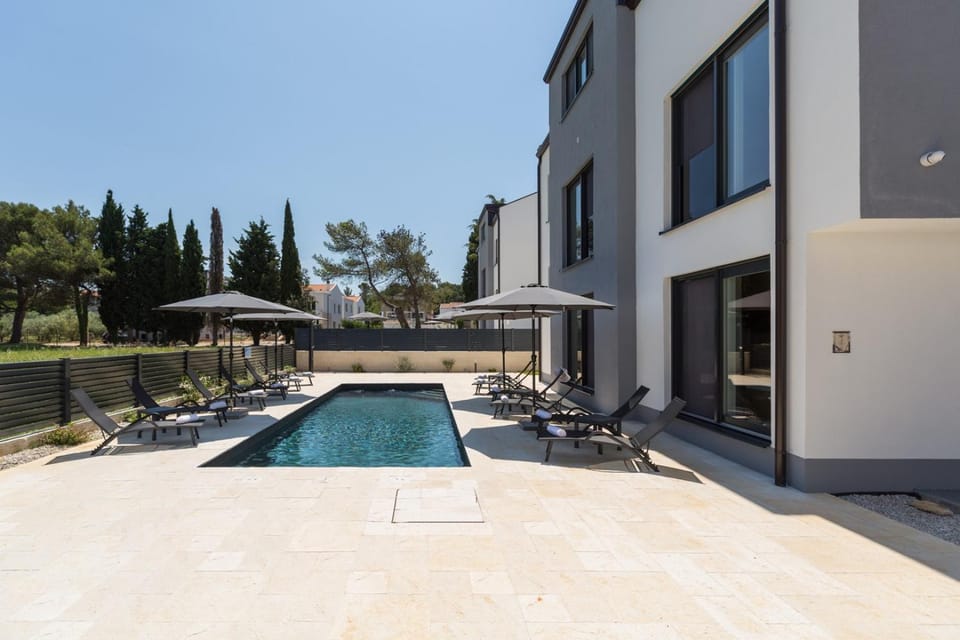 Pool view, Swimming pool