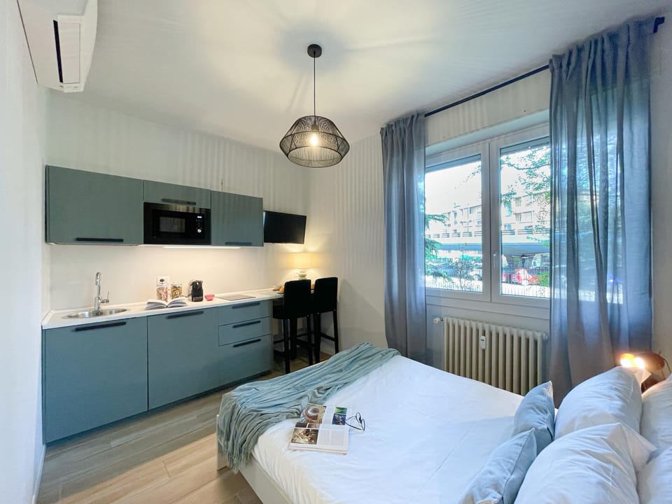 TV and multimedia, Kitchen or kitchenette, Photo of the whole room, internet