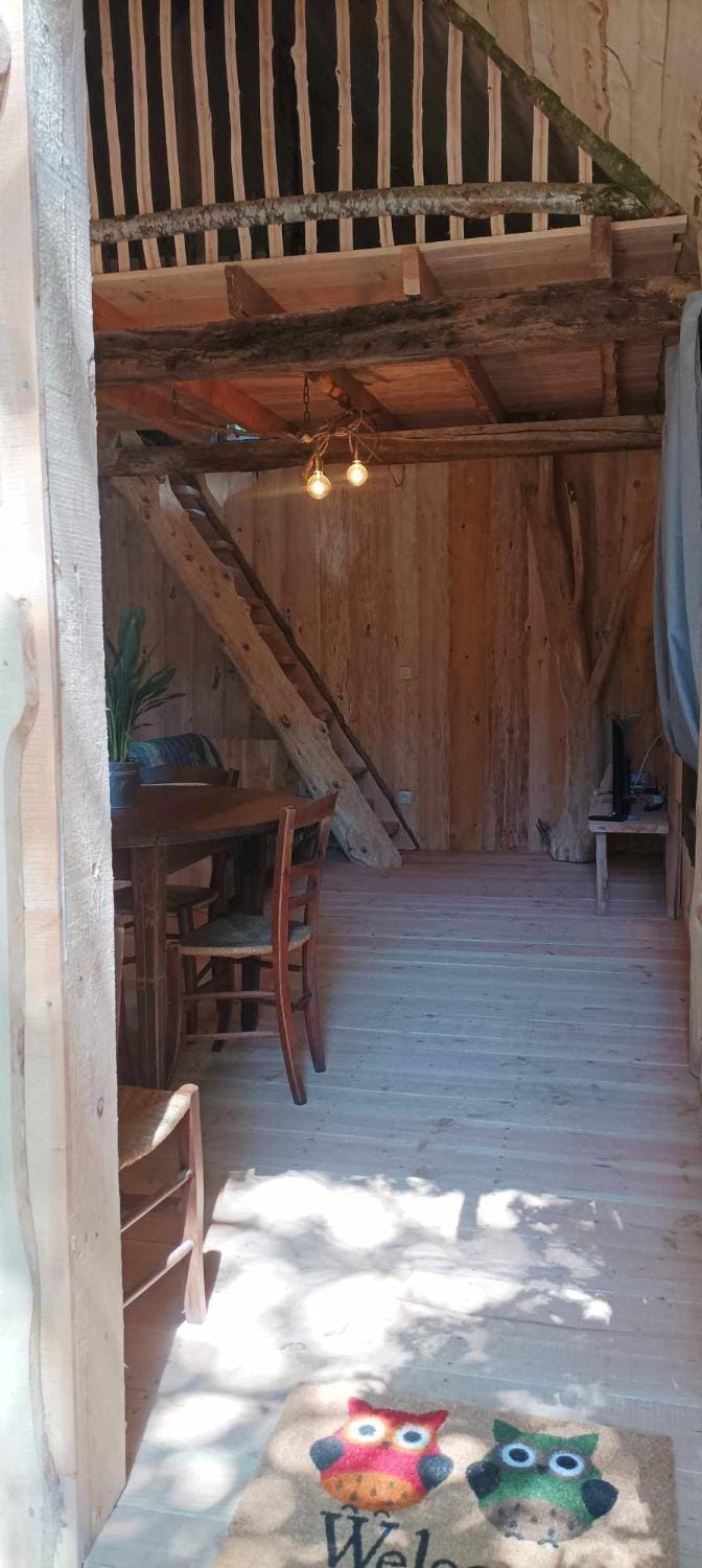 Cabane Salamandre Luxury tent in Nouvelle-Aquitaine