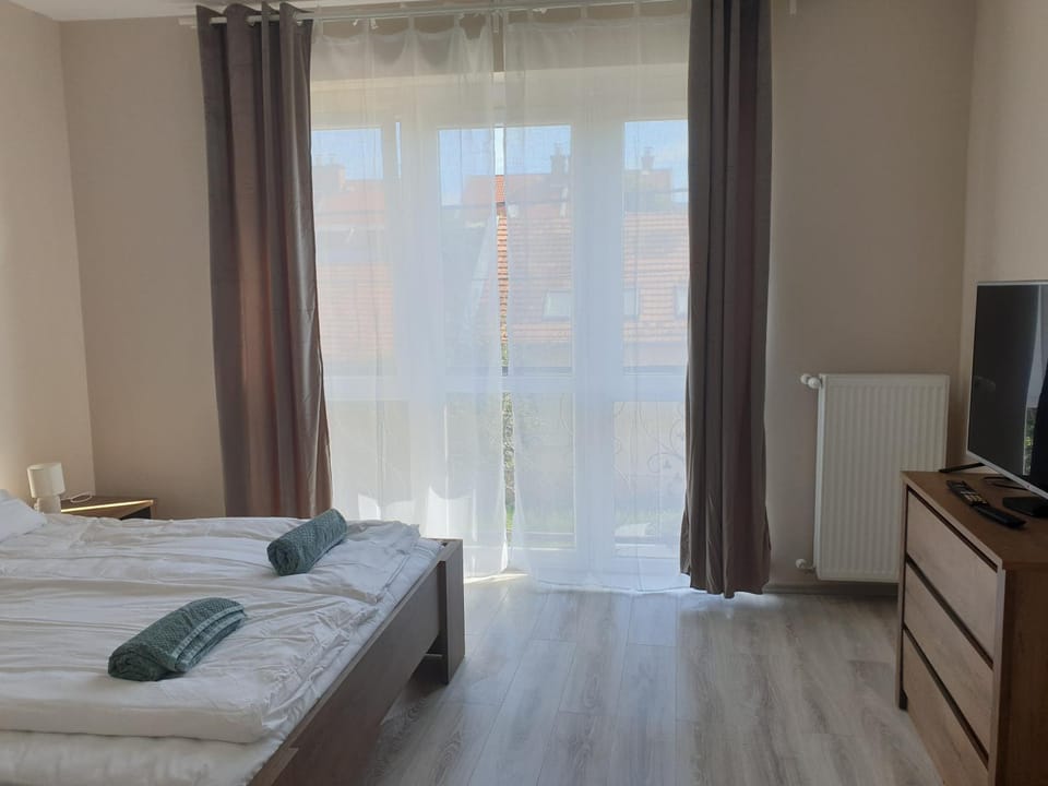 Bed, TV and multimedia, Photo of the whole room, Bedroom, internet