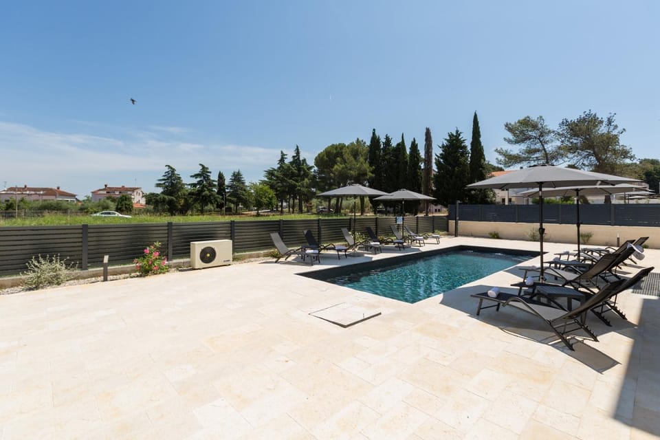 Pool view, Swimming pool