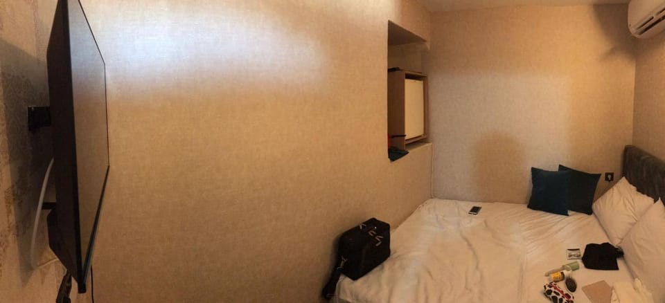 Bed, TV and multimedia, towels, air conditioner