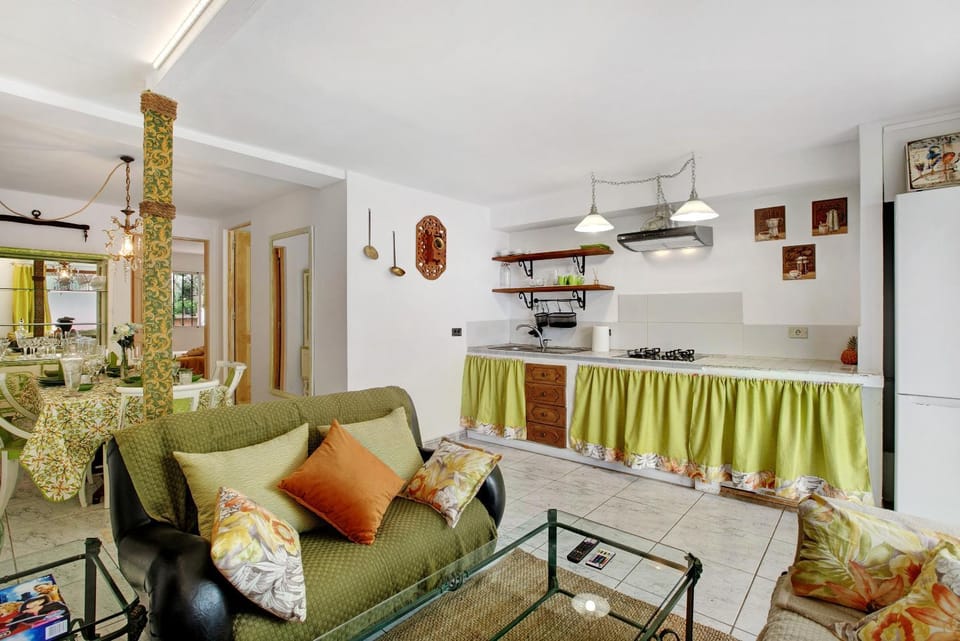 Property building, Living room
