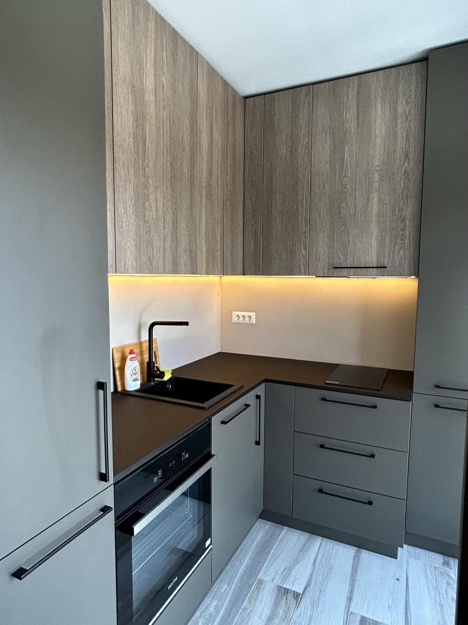 Kitchen or kitchenette, pet friendly, stove