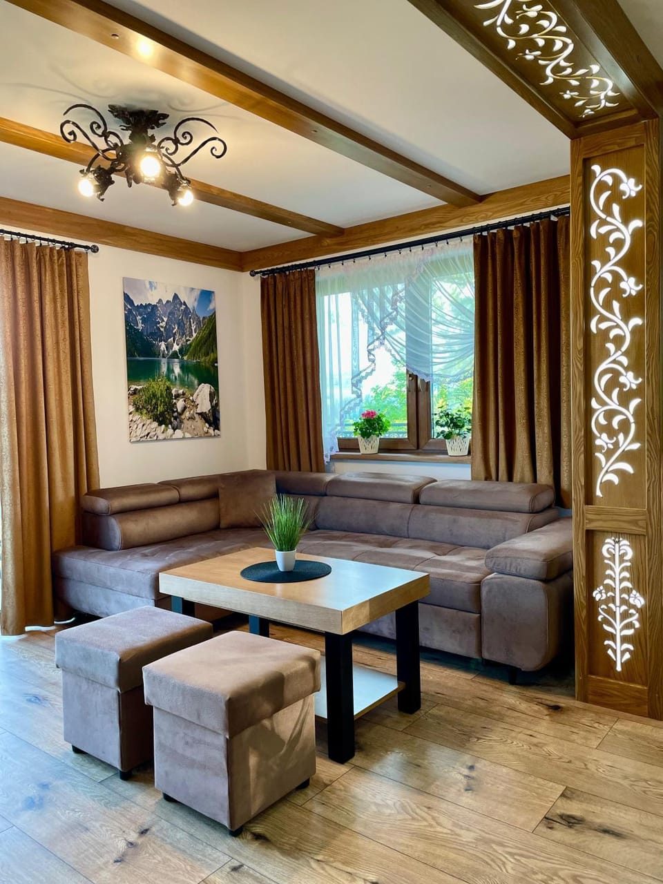 Living room, Seating area