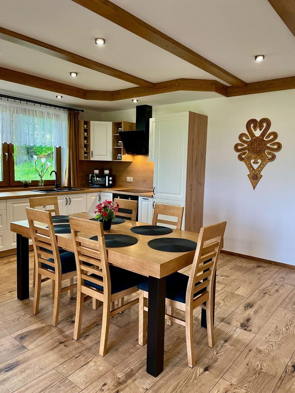 Kitchen or kitchenette, Dining area, minibar, pet friendly, kitchen