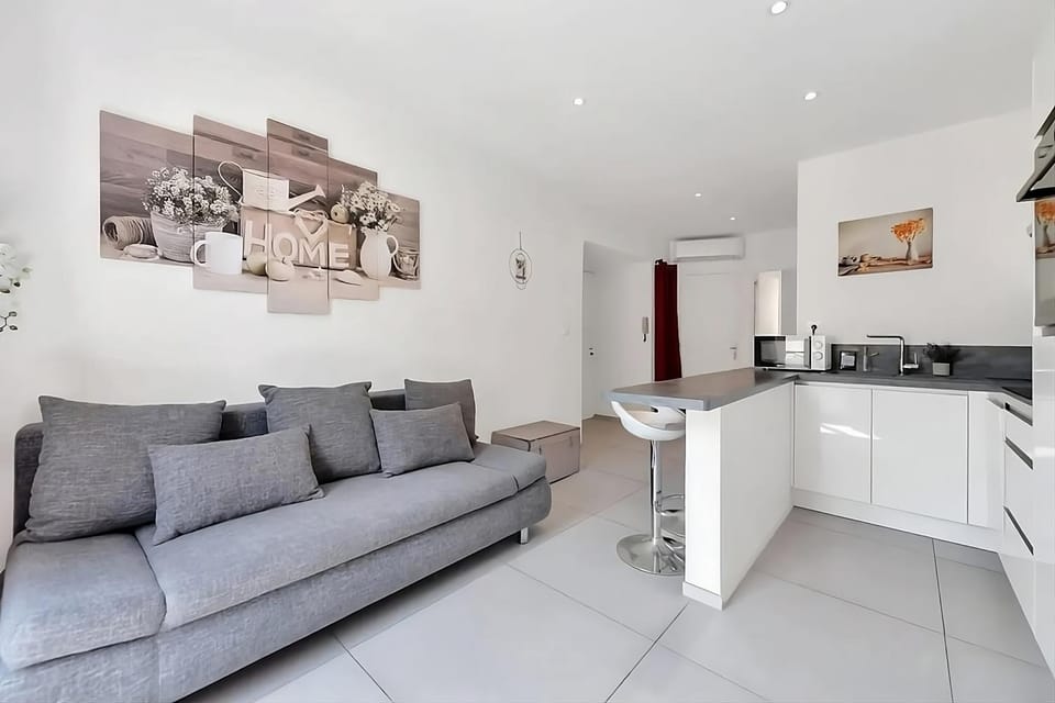 Living room, kitchen