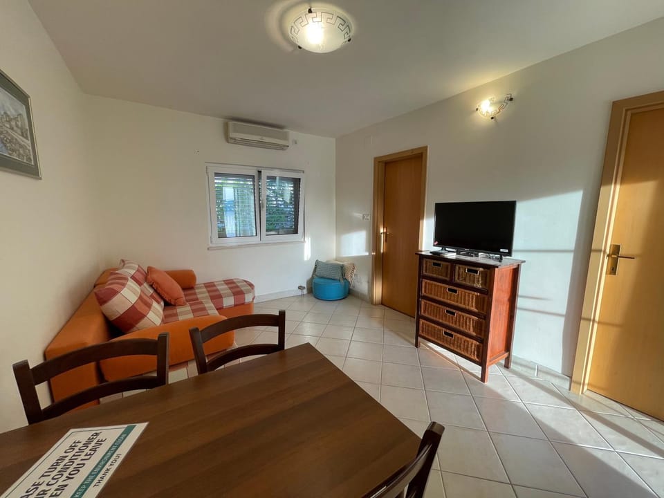 Seaview apartments Apartment in Šibenik-Knin County, Croatia