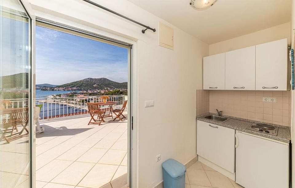 Seaview apartments Apartment in Šibenik-Knin County, Croatia