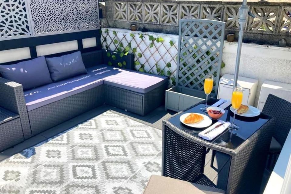 Property building, Balcony/Terrace