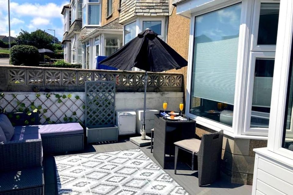 Property building, Balcony/Terrace