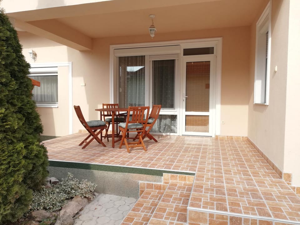 Imola És Andrea Apartmanház Apartment in Hungary
