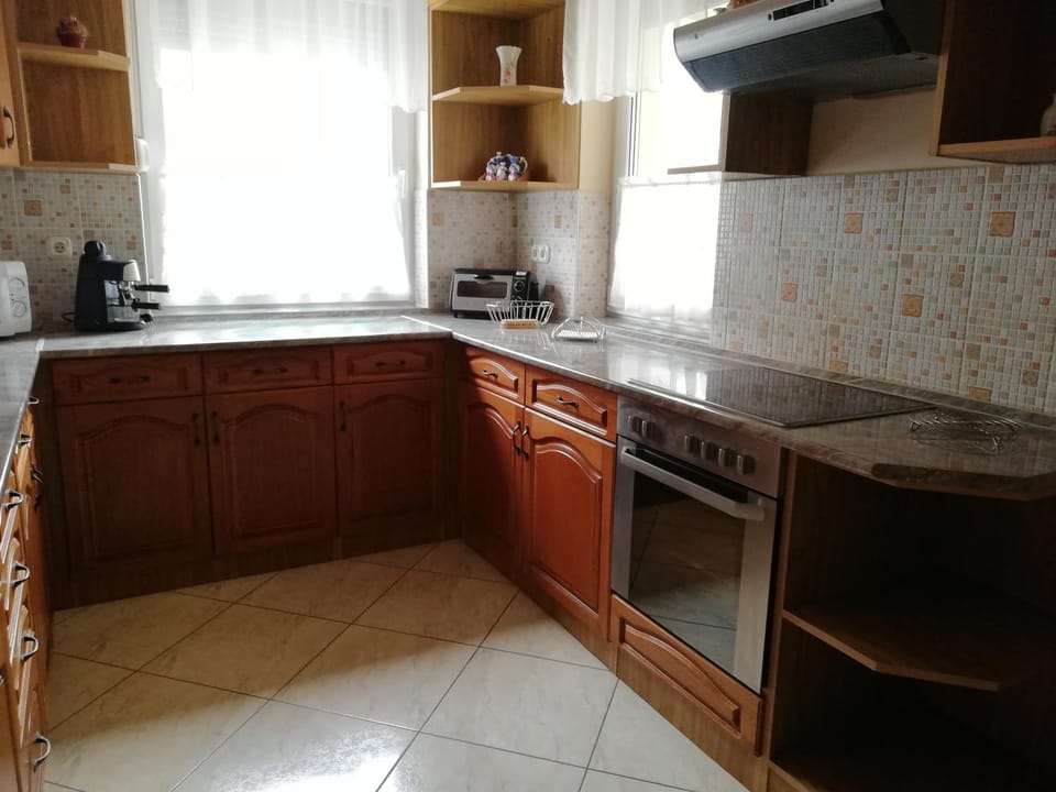 Imola És Andrea Apartmanház Apartment in Hungary