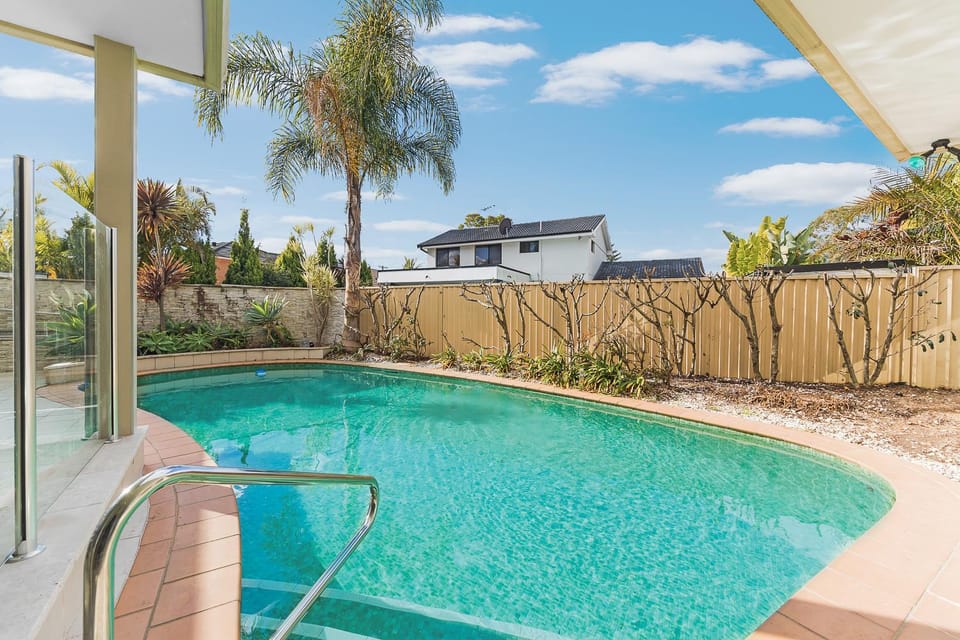 Patio, Swimming pool, Swimming pool