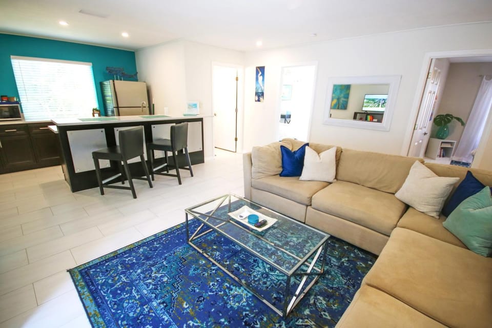 Kitchen or kitchenette, Living room, Family