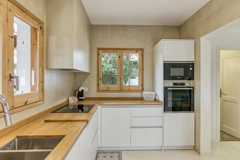 Kitchen or kitchenette, Living room